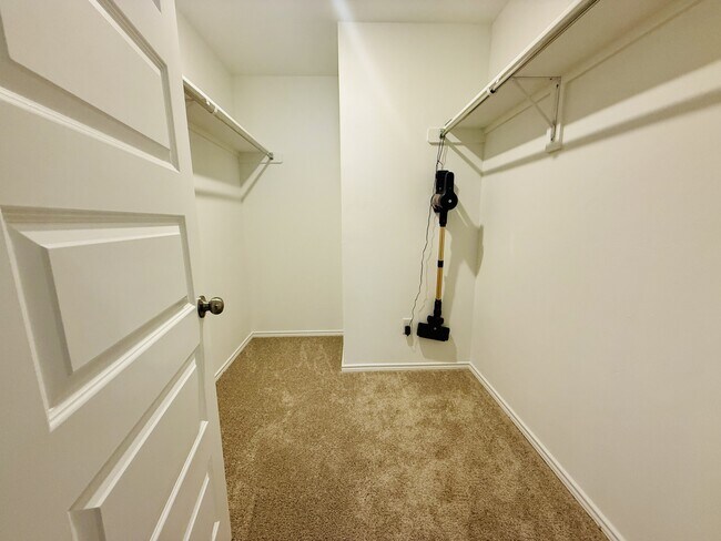 Building Photo - 5941 Bradford Pear Ln