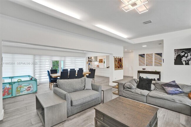 Building Photo - 3784 Sheridan Ave