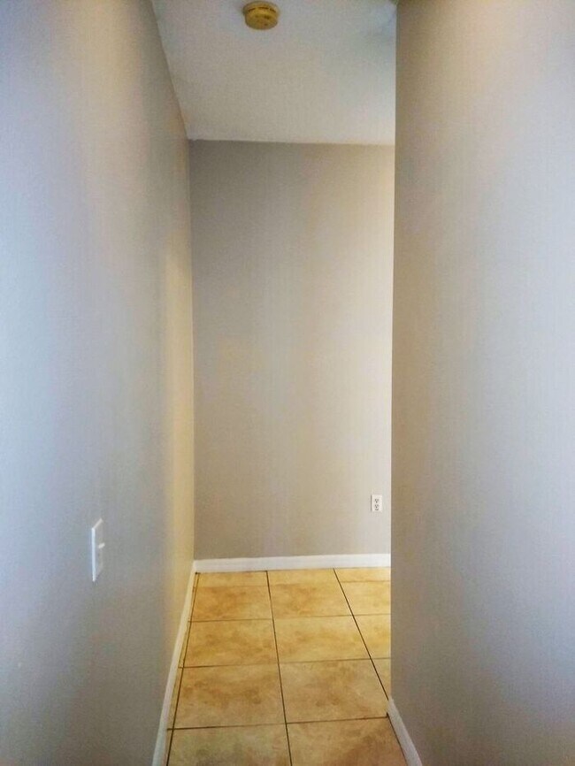 Building Photo - Single Family Home in Poinciana