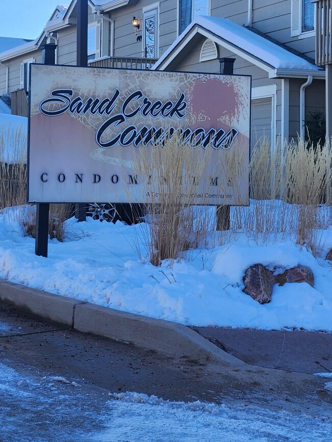 Building Photo - 4965 Universal Heights