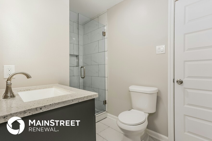 Building Photo - 1023 Hahlo St