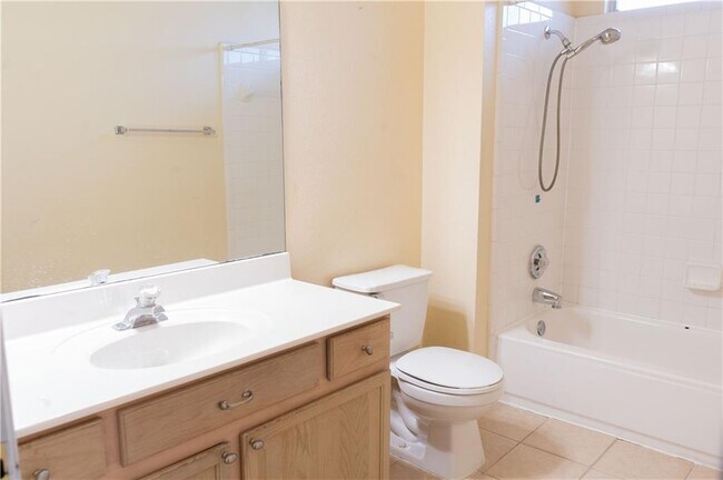 Building Photo - 1608 Diana Dr