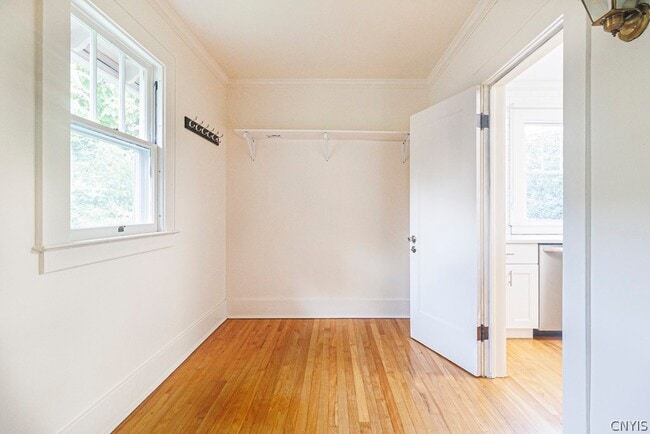 Building Photo - 6 Sanger Ave