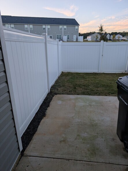 Building Photo - 5405 Henley Ridge Dr