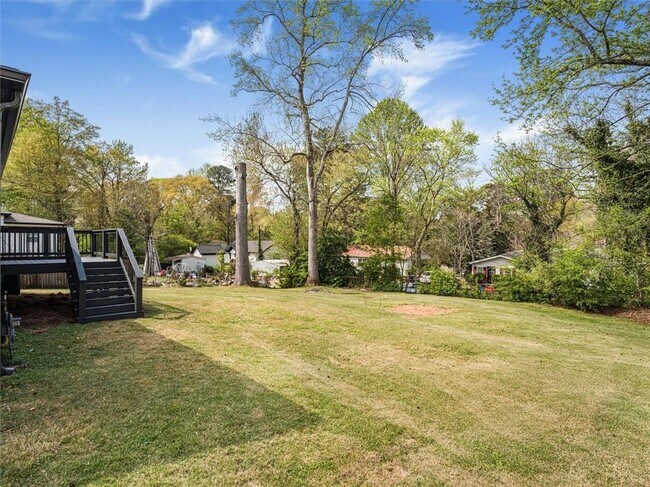 Building Photo - 960 Pine Forest Dr SW