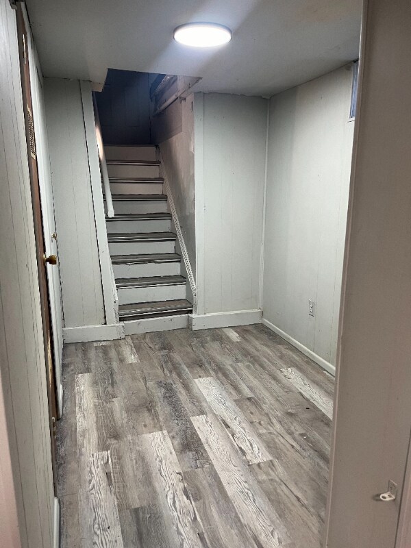 Building Photo - 510 N Queens Ave