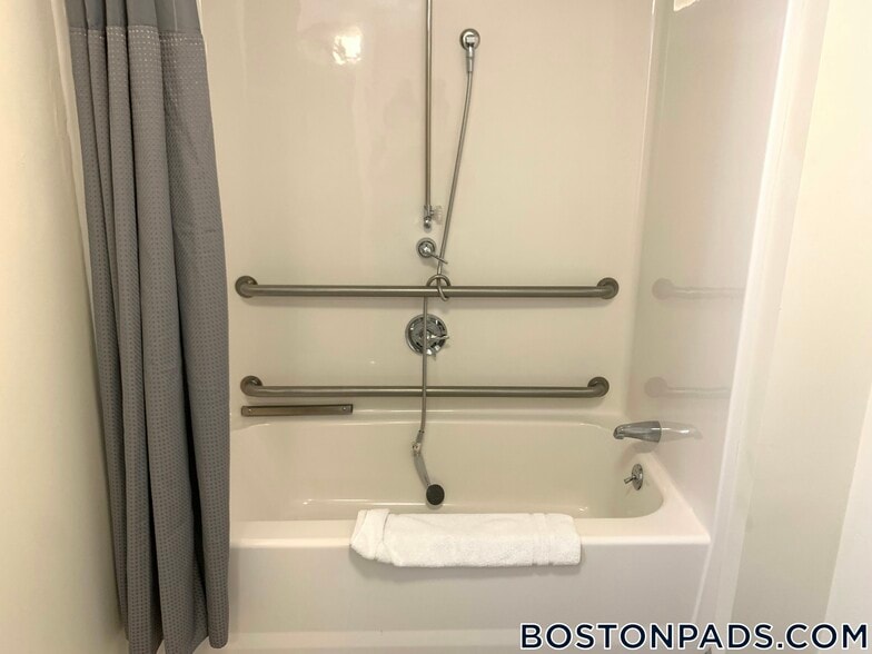 Building Photo - 8 Winter Pl