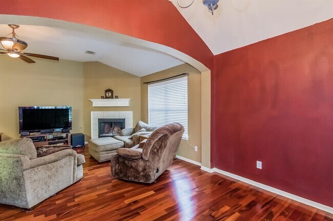 Building Photo - 3612 Bird House Dr
