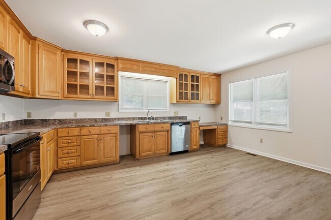 Building Photo - Fully Remodeled Home in the Heart of Belmont