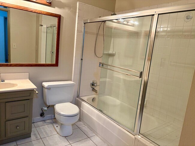 Building Photo - 478 Churchill Park Dr