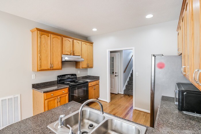 Building Photo - 11300 Athena Dr