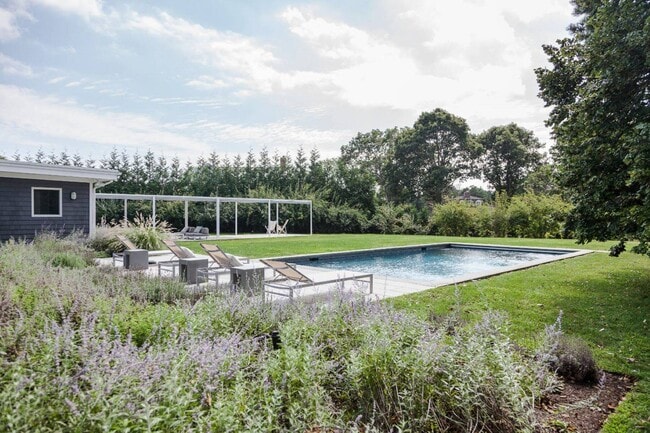 Building Photo - 39 St Andrews Rd