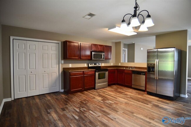 Building Photo - 303 Counter Point Dr