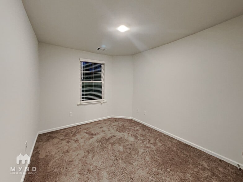 Building Photo - 15 Cardinal Ct