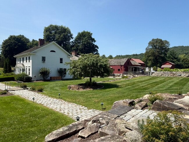 Building Photo - 28 Dugway Rd