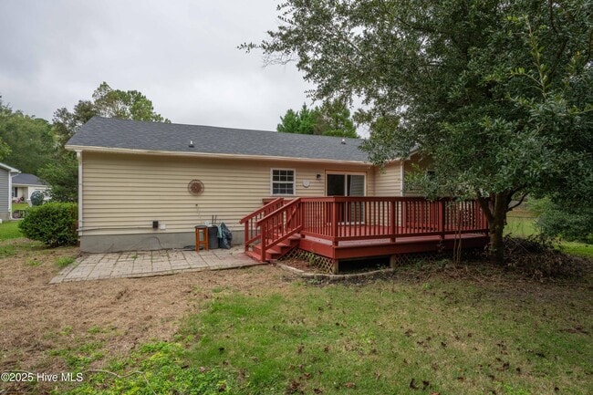 Building Photo - 303 Sedgefield Ct
