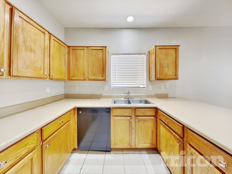 Building Photo - 1750 W Union Hills Dr