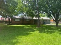 Building Photo - 2213 Robbins Dr