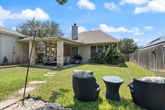 Building Photo - 1505 Laurel Oak Loop