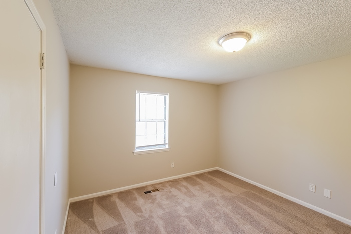 Building Photo - 1708 English Knoll