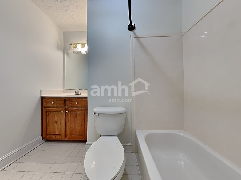 Building Photo - 6207 Chester Cv