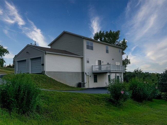 Building Photo - 10 Ashlyn Dr