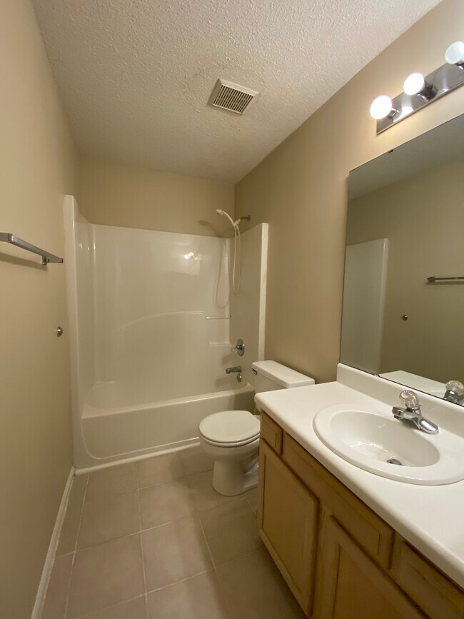 Building Photo - 201 Mint Hill Dr