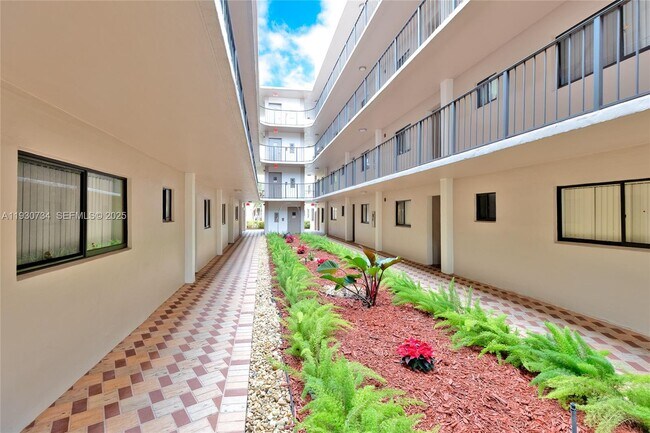 Building Photo - 8400 SW 133rd Avenue Rd