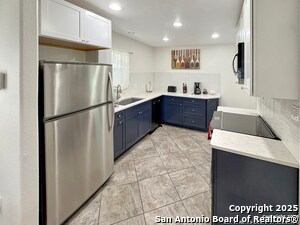 Building Photo - 723 Paso Hondo St