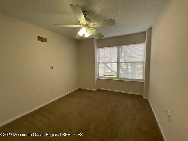 Building Photo - 907 Creamery Ct