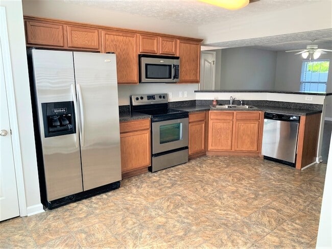 Building Photo - 2034 Victory Gallop Ln