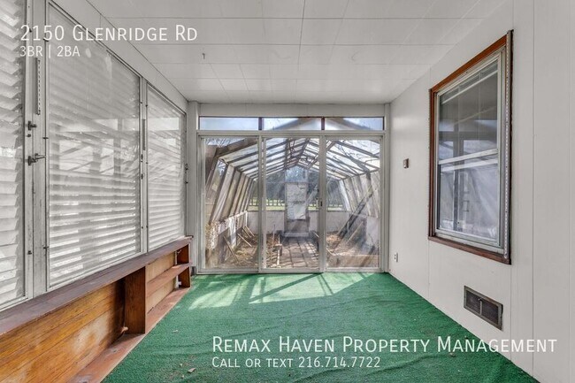 Building Photo - 2150 Glenridge Rd