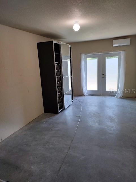Building Photo - 5041 Royal Palms Wy