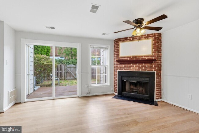 Building Photo - 8013 Dayspring Ct