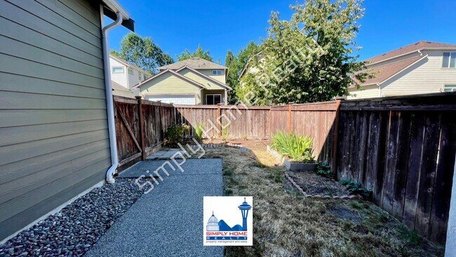Building Photo - Welcome to Your 4-Bedroom Dream Home!??