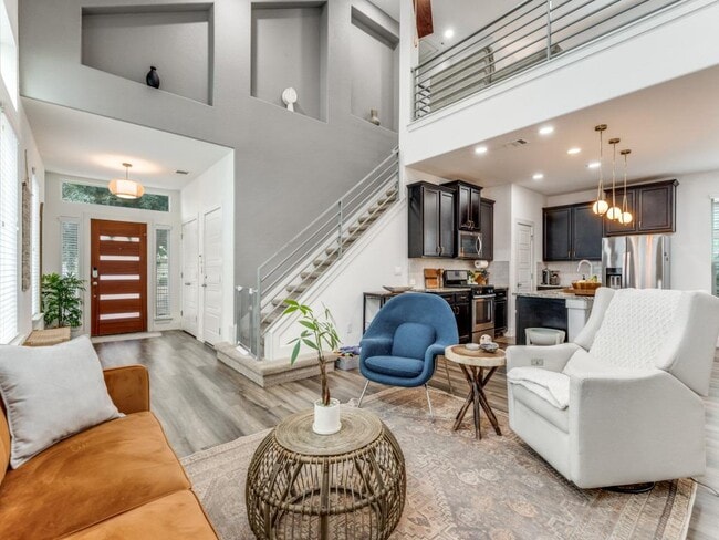 Building Photo - 2204 Montague St