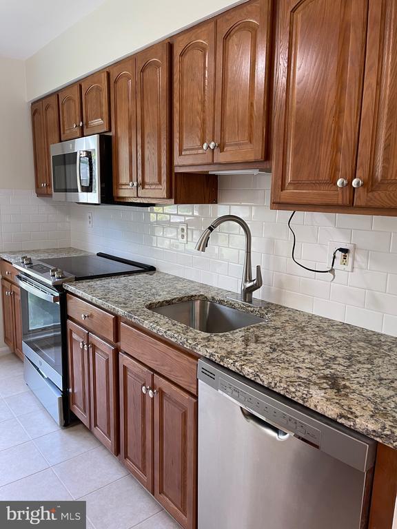 Building Photo - 5415 Bishops Head Ct