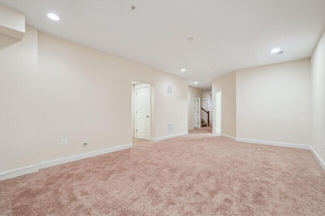 Building Photo - Incredible 4BR, 4.5BA Luxury Bethesda Home!!