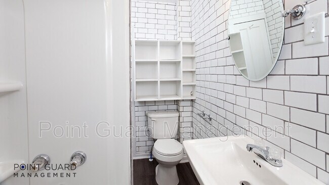 Building Photo - 226 S Millwood Ave