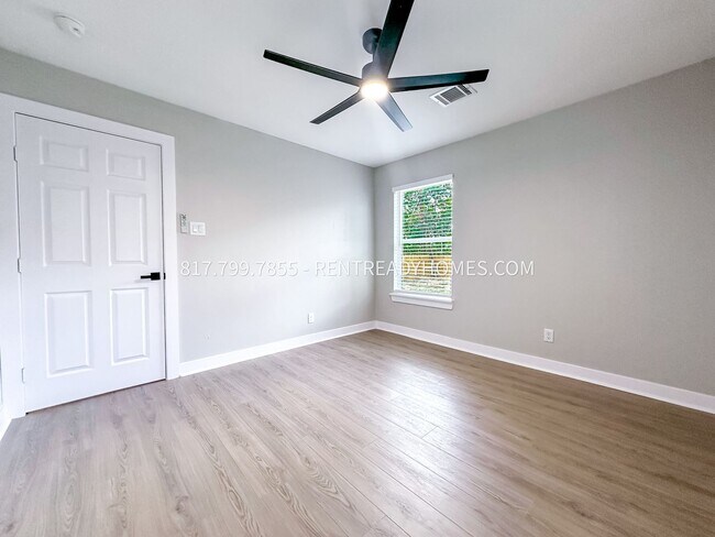 Building Photo - 6663 Myrtle St