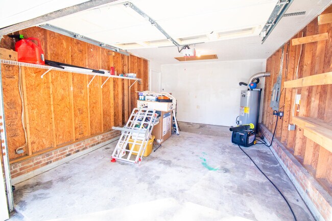 Building Photo - 223 Gregory Dr