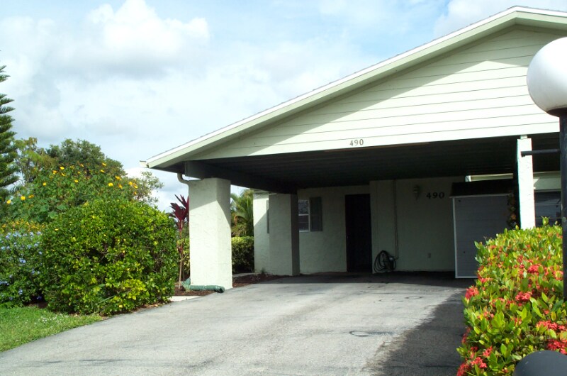 Building Photo - 490 Charlemagne Blvd