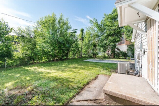 Building Photo - Updated 2 Bedroom Home!