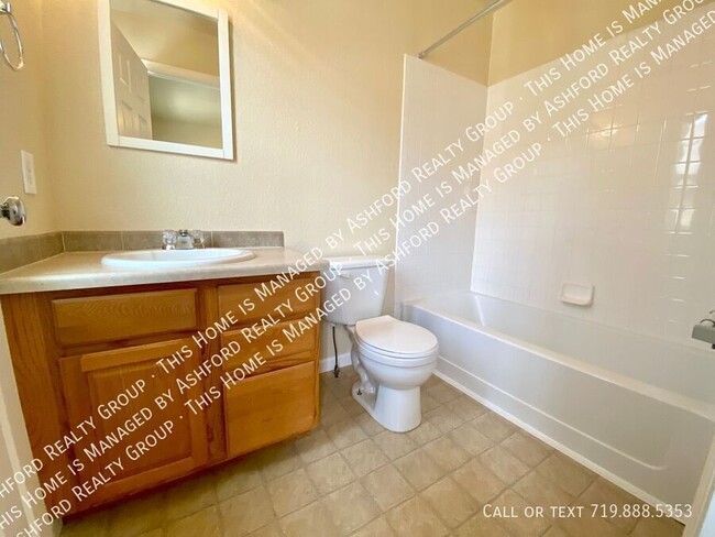 Building Photo - 837 S Weber St