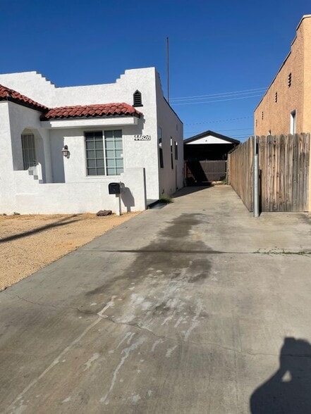 Building Photo - 44624 Cedar Ave