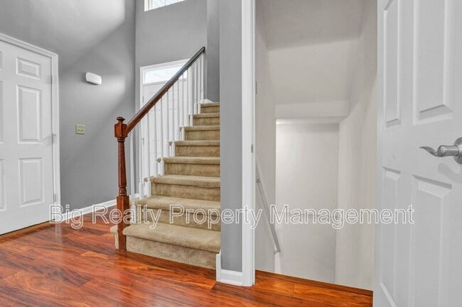 Building Photo - 2024 Morgan Hill Dr