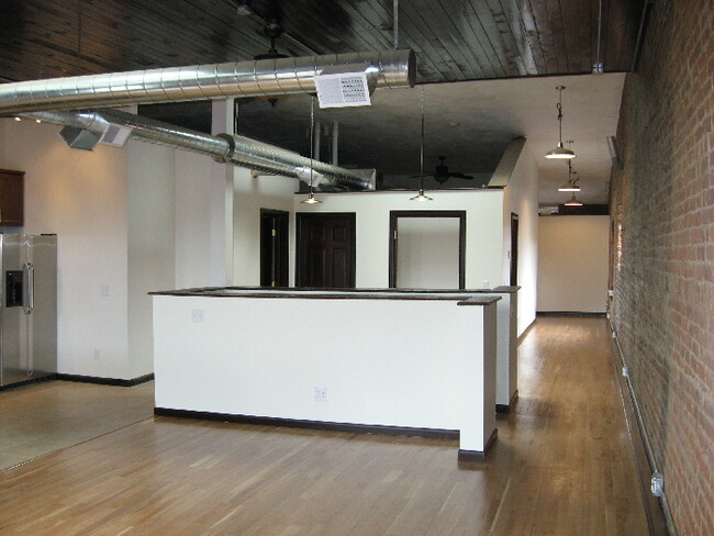 Building Photo - 177 Front St