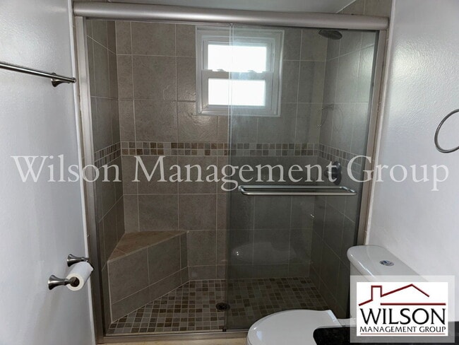 Building Photo - 1420 Flamingo Dr