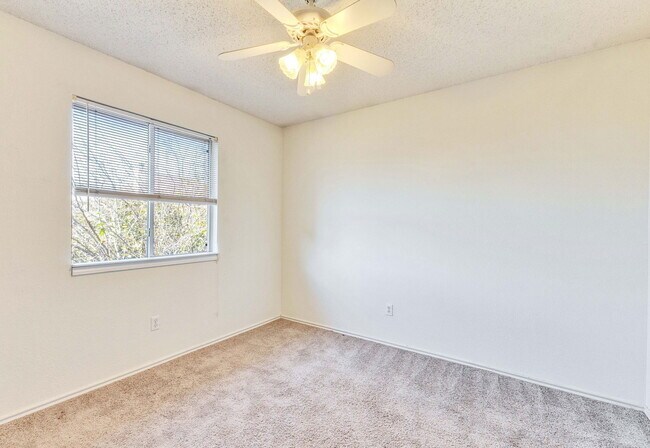 Building Photo - 3600 Cheyenne St