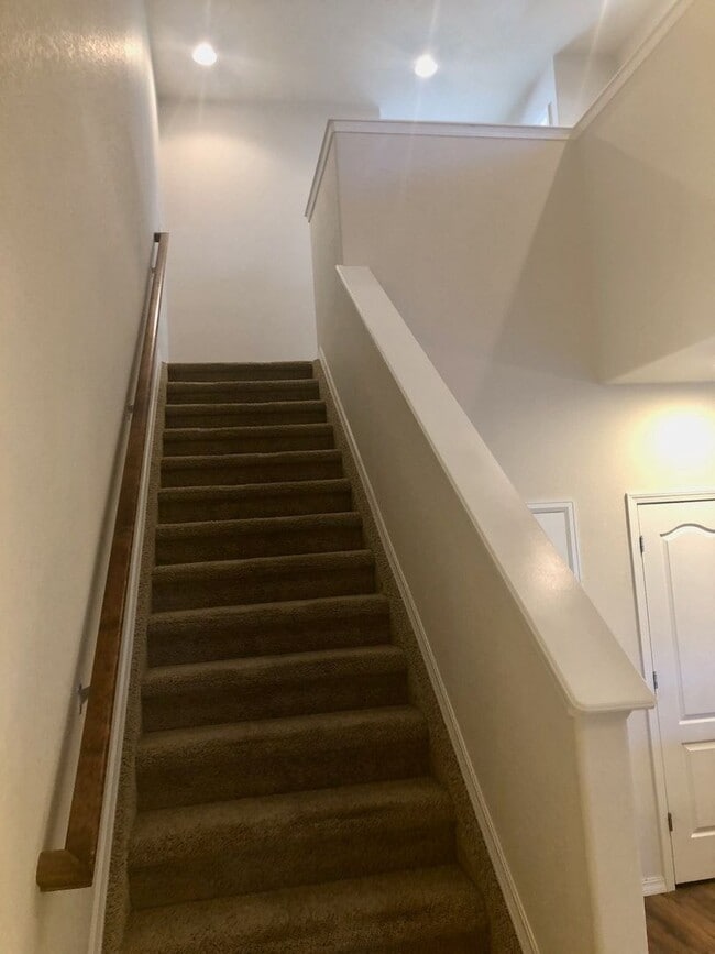 Building Photo - BEAUTIFUL 3-BEDROOM TOWNHOME IN AWARD-WINNING WOLF RANCH - Security Deposit Waiver Available